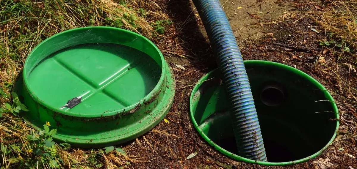 Emergency septic pumping equipment and service